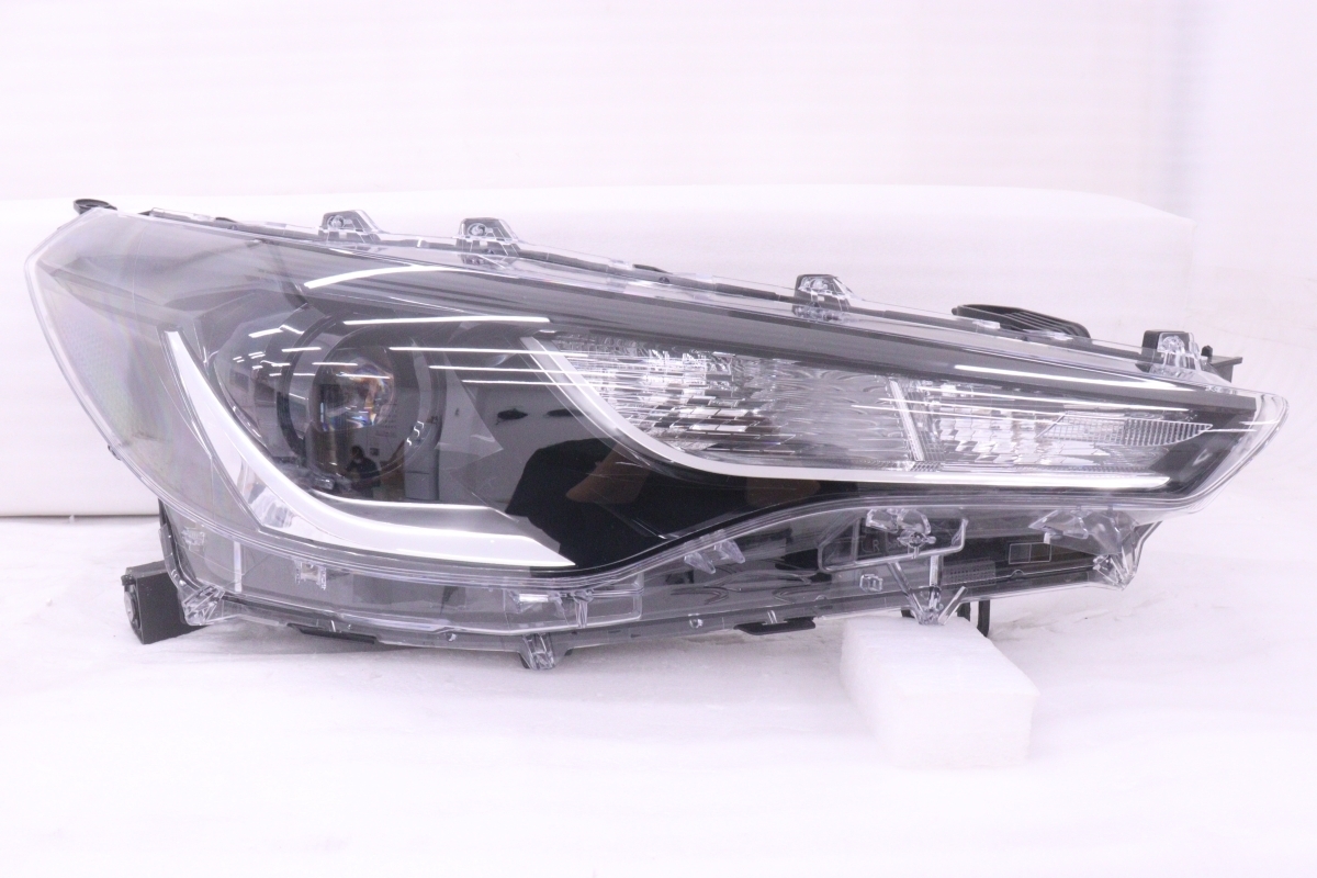 50-981★美品 LED ZSG10 カローラクロス★右ヘッドライト HASCO 16-176 打刻:X ユニット ブラック 純正★トヨタ (DM)拍卖