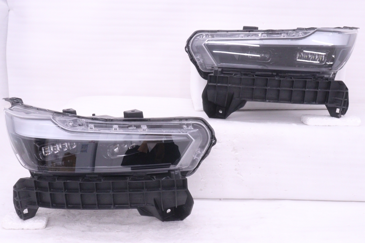 50-1326★新車外し★LED DG5 WR-V★左右ヘッドライト IJL 100-8F08E ASSY ブラック 純正★ホンダ (KK)拍卖