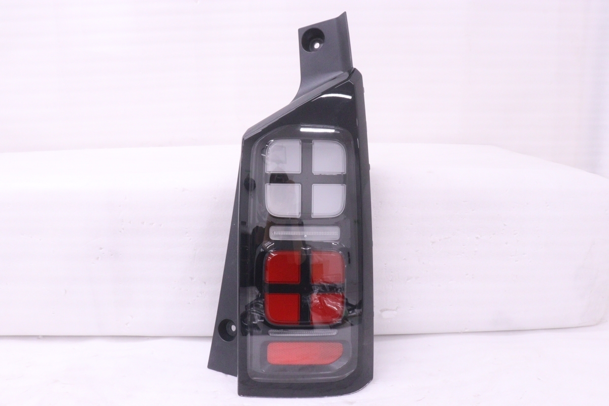 50-1120★LED GT1 フリード★右テールライト KOITO 220-622E7 ASSY 純正★ホンダ (DM)拍卖