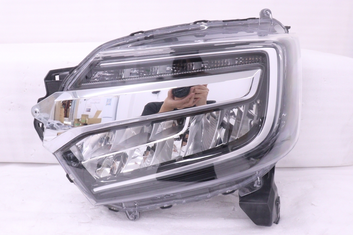 50-2209★前期 LED JF3 N-BOXカスタム★左ヘッドライト STANLEY W3106 打刻:J ASSY ブラック 純正★ホンダ (KK)拍卖