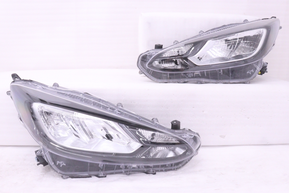 50-2876★極上品★LED MXPK10 アクア★左右ヘッドライト KOITO 52-335 打刻:X4 ユニット ブラック 純正★トヨタ (KK)拍卖