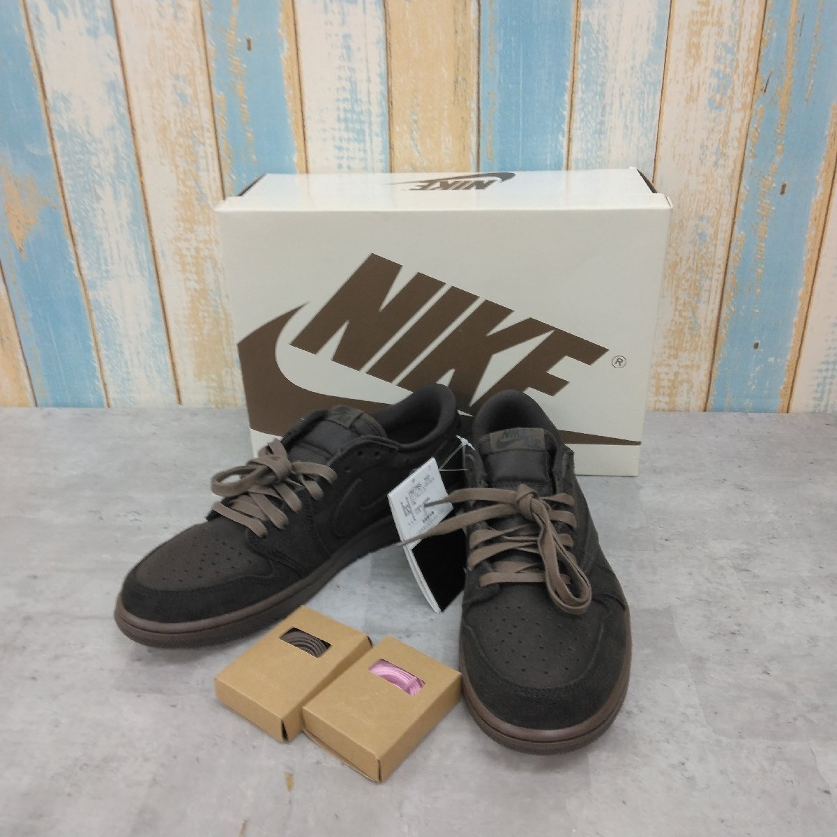 NIKE Travis Scott × Nike Air Jordan 1 Low OG SP DM7866-202ブラウン モカ 26.5cm ローカット スニーカー 替紐付 店頭展示品 未使用品拍卖