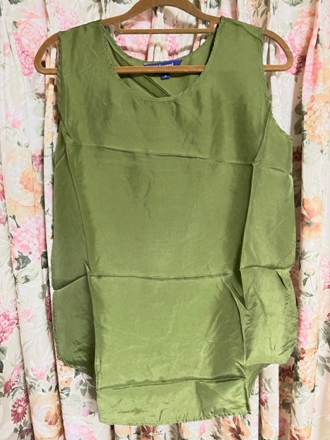 ★★★6014 29 M 超破格値! 特別限定!在庫処分大特売!絹100 シルク100 羽二重 ベーシック タンクトップ Mサイズ オリーブグリーン ★★拍卖