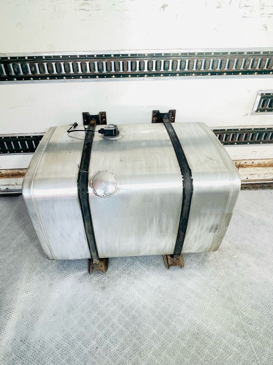 大型 中型 イスズ トラック メイン 燃料タンク メイン燃料タンク 400L 400リットル ステー付き アルミ製 アルミ 動作車から取り外し 150756拍卖