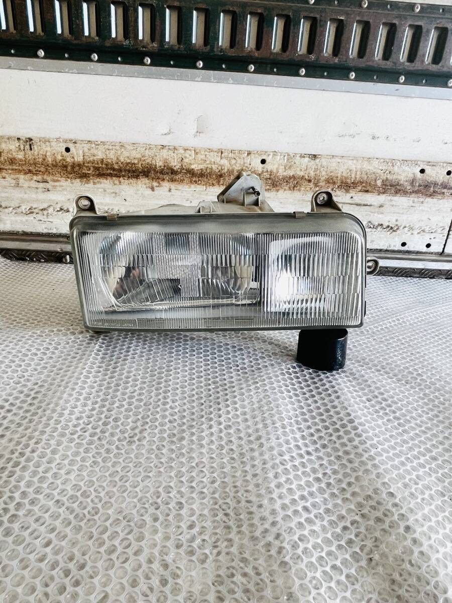 純正 日野 テラヴィ テラブィ ヘッドライト ヘッドランプ 右側 右 小糸 KOITO 100-35742 動作確認済み 150793拍卖