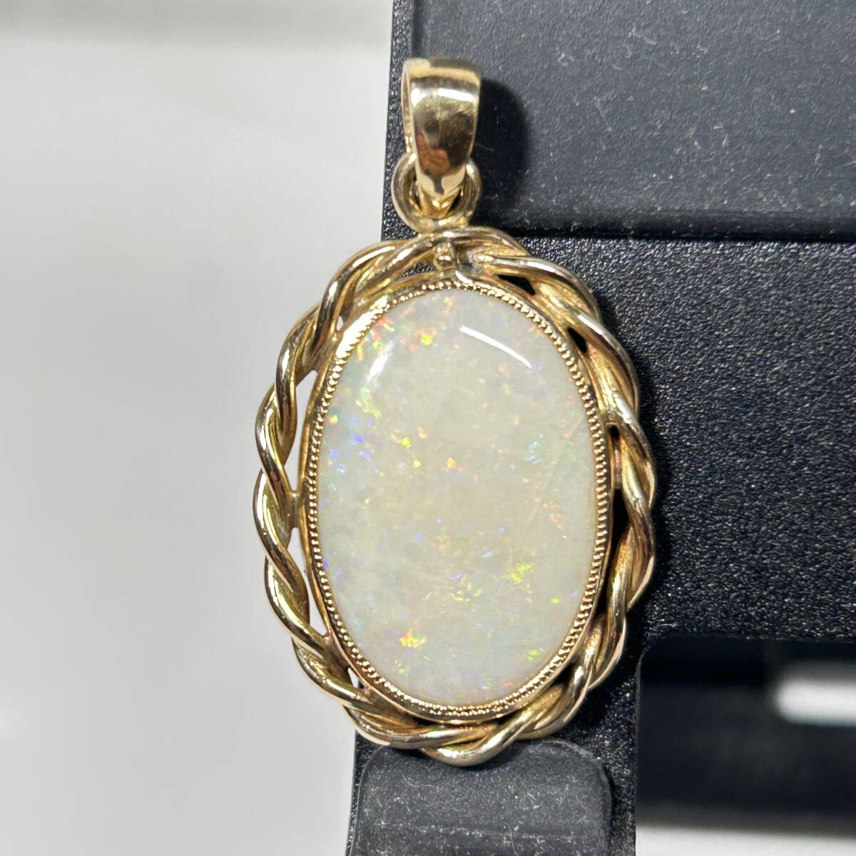 K18 刻印有り 18金金具使用 オパール 2.0cm の ペンダントトップ 総重量 6.2g 特にダメージも無く 状態なかなか良好 拍卖