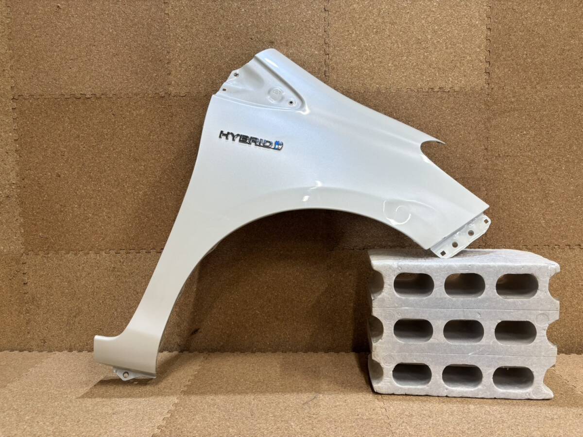 トヨタ ヴィッツ NSP130 NHP130 KSP130 130系 右フェンダー ホワイトパール ※個人宅不可※【R7-4117E-KA】NT拍卖