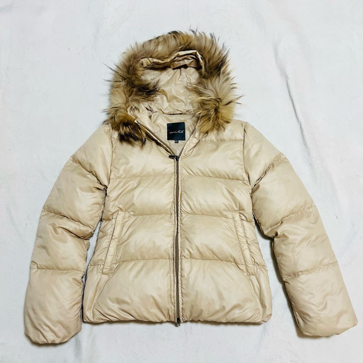 【美品】DUVETICA デュベティカ ダウンジャケット サイズ42 XL ラクーンファー ベージュ レディース拍卖