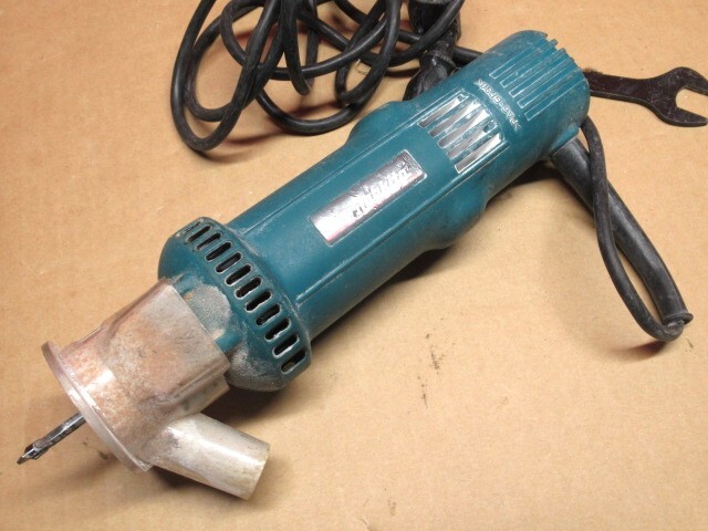 makita マキタ 3706 防じんボードトリマ 電動工具 通電確認済み 現状品 管理7KX1009H-A1拍卖