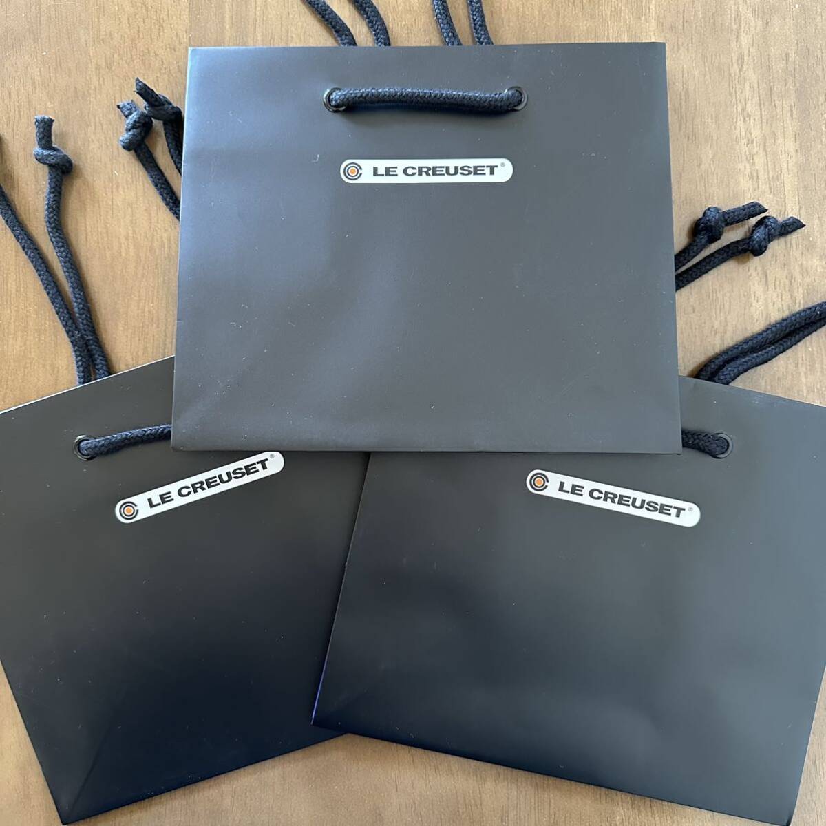LE CREUSET ルクルーゼ 紙袋 3枚 ブラック 限定 ショッパー ギフト プレゼント ラッピング エコバッグ 小分け お裾分け ランチバッグ 新品拍卖
