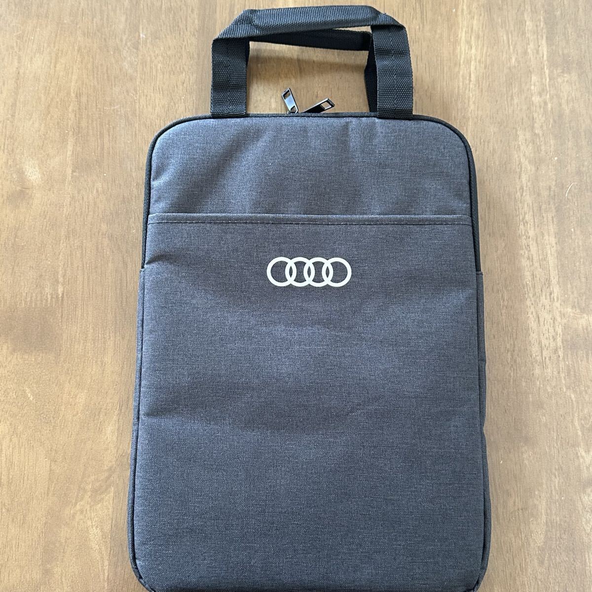 Audi アウディ パソコンケース ノートパソコン タブレットケース iPadケース 縦型 タブレットケース ダークグレー トートバッグ 新品未使用拍卖
