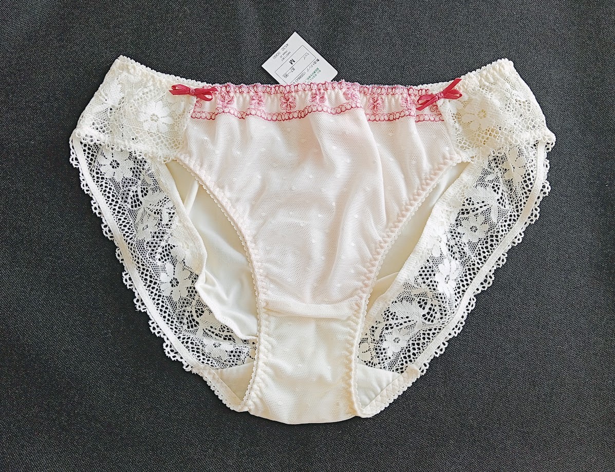 新品タグ付 トリンプ *Triumph* レギュラーショーツ レースフリル Mサイズ 拍卖