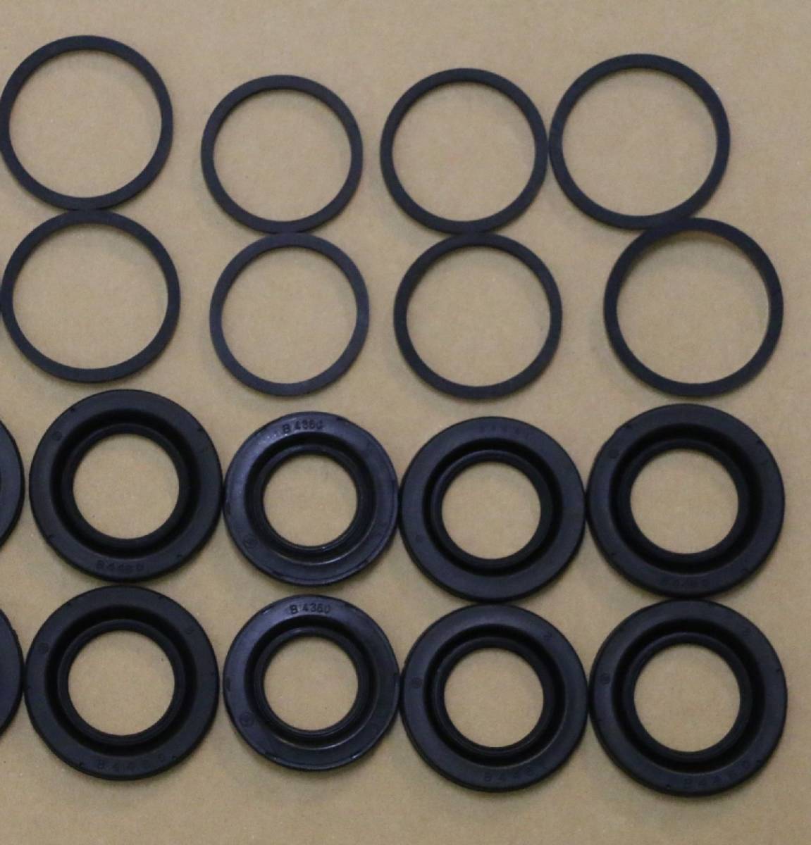 値下 ブレンボブレーキ4POTキャリパーOHシールキット ポルシェ・フェラーリ・ランボルギーニ・アウディ・ベンツ・BMW・クライスラー他 新品拍卖