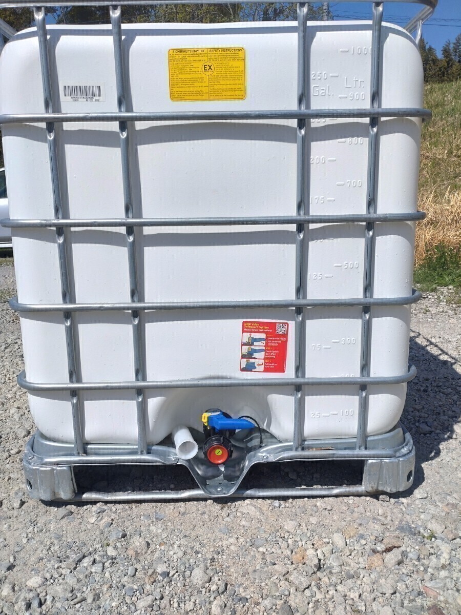 ☆神戸市北区発☆ IBCコンテナ(SCHUTZ製ホワイト) 水洗い簡易洗浄済 貯水 アドブルー 産廃 雨水集水 ほぼ全国発送可 引取可拍卖