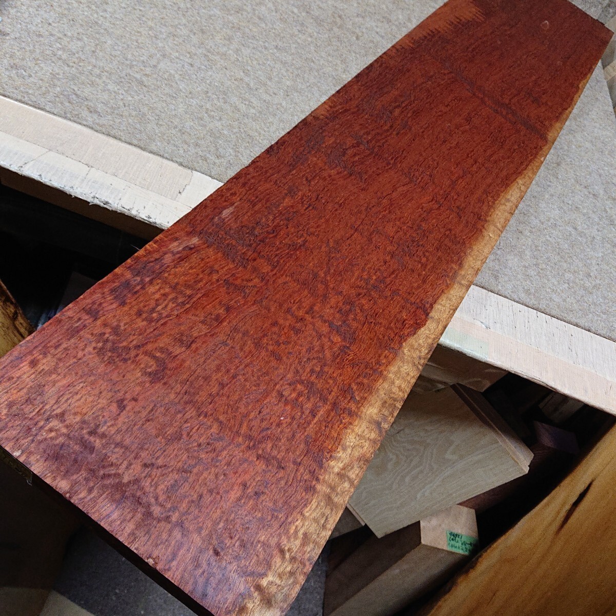 ブビンガ超極美柾超極美ウズラ杢縮み杢幅広厚ブロック特大 4103g拍卖