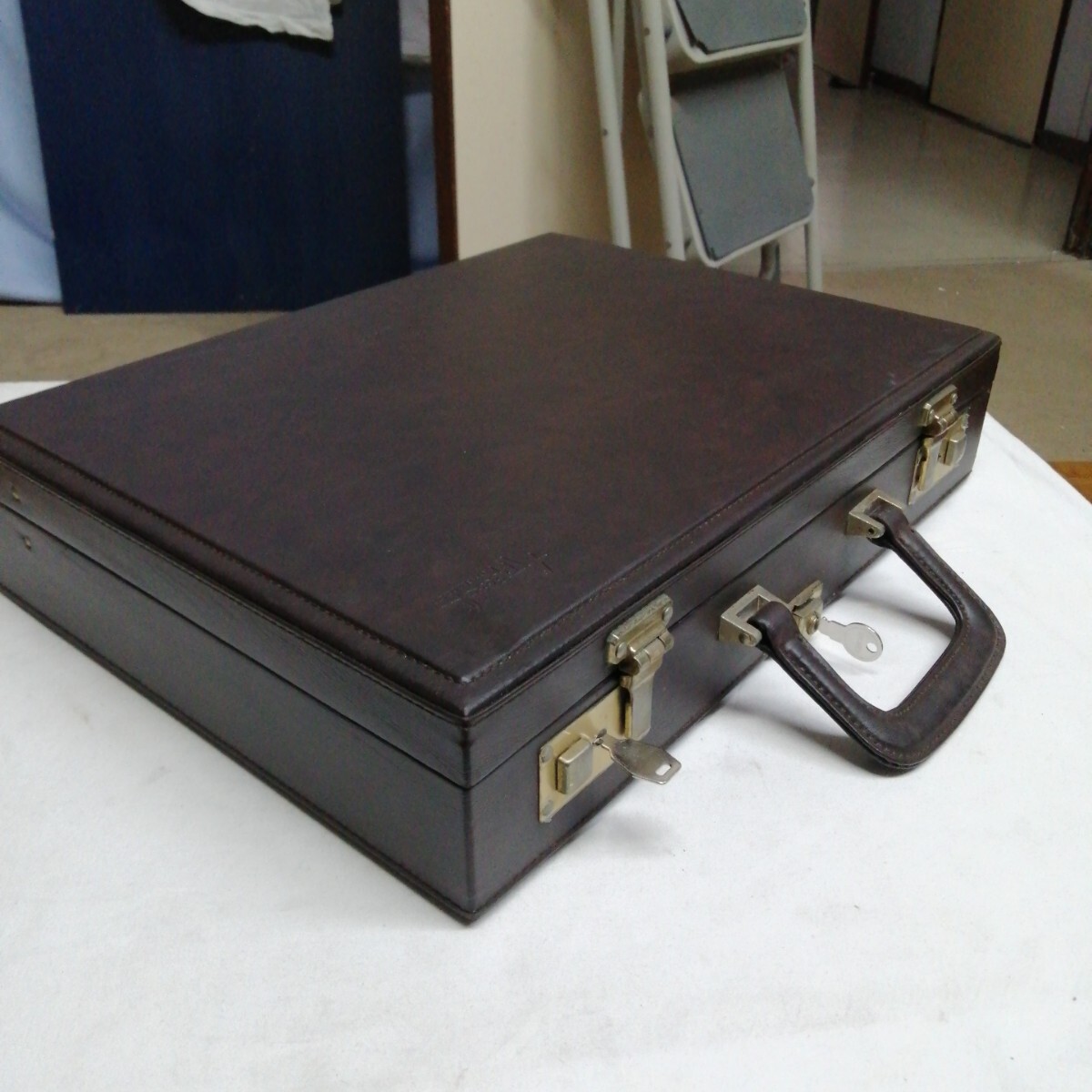 Apparel アタッシュケース ビジネスバッグ 鍵付き ブリーフケース ブラウン (約44.8×35cm)拍卖