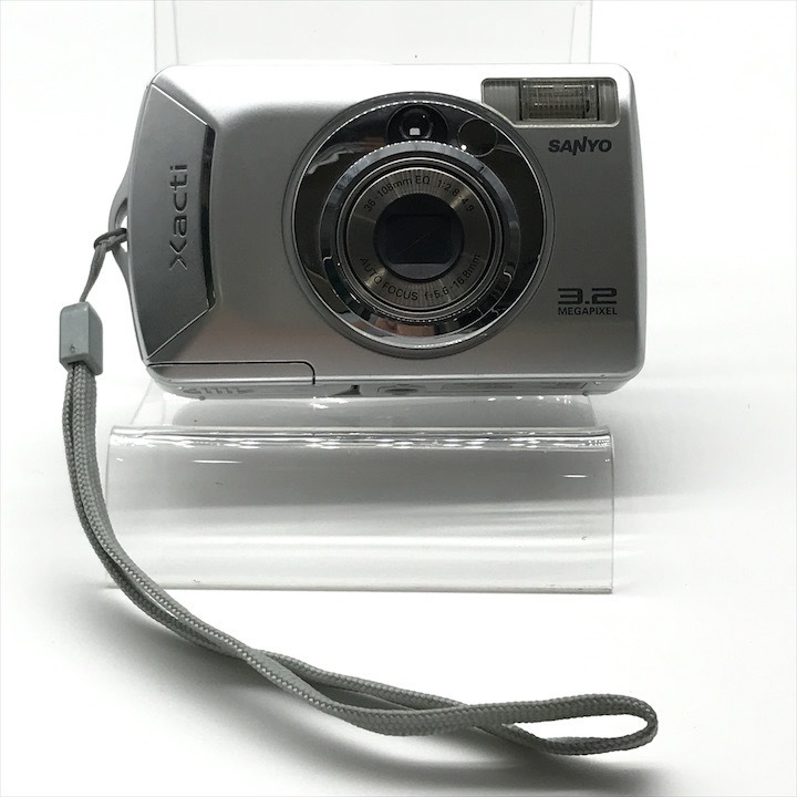 SANYO サンヨー 三洋電機 デジタル カメラ Xacti DSC-S1 320万画素 光学3倍 ズームレンズ 搭載 シルバー コンパクト 動作確認済み t06拍卖