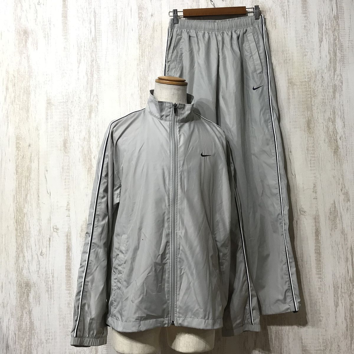 J413☆【ウィンドジャケット パンツ セットアップ】NIKE ナイキ ライトグレー L M拍卖