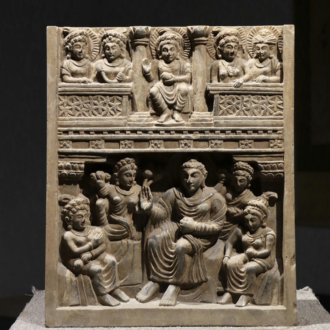 ▼渡鶴羽▼P0474 クシャーン朝時代 仏教古美術・ 時代古仏 ガンダーラ石仏 灰色片岩石彫 ガンダーラ拍卖