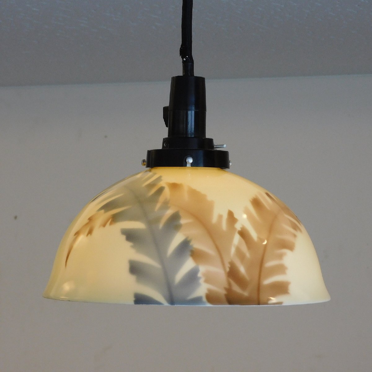 日陶 オールド ノリタケ アールデコ 葉 電笠 HK-a-05389 / アンティーク 電傘 ランプシェード ランプセード 照明 シーリングライト拍卖