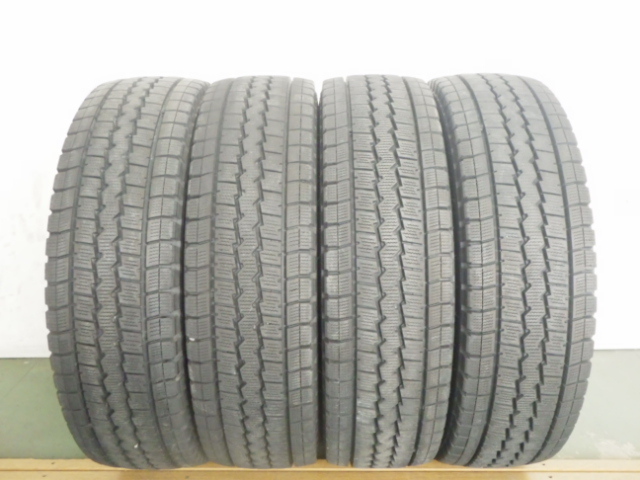 205/70R17.5 115/113L ダンロップ DUNLOP 冬 WINTERMAXX LT03 中古 8分山 4本SET スタッドレスタイヤ 2021年製 日本製 205/70/17.5 L19337拍卖