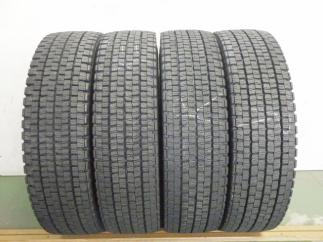 225/80R17.5 123/122L ダンロップ 冬 SP001 中古 7分山 4本セット スタッドレスタイヤ 2022年製 日本製 225/80/17.5 225/80-17.5 L19376拍卖