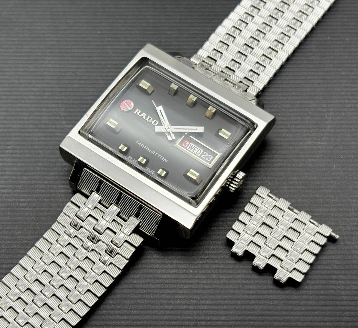 【稼働品 WORKING/予備コマ付】RADO/ラドー/manhattan/マンハッタン/マットブラック文字盤/カレンダー付/ステンレス/シルバー色/自動巻き/拍卖