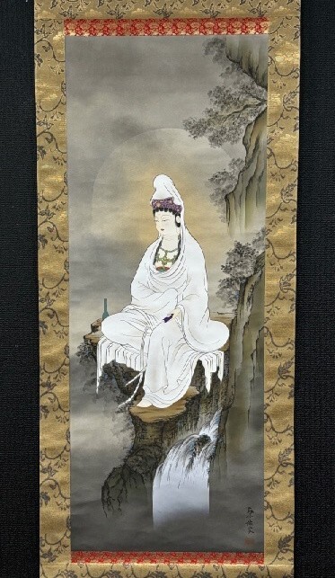 【模写】広井広洋「岩之観音図」 絹本共箱 検) 白衣仏画 佛画/仏教美術/如来 観音 古玩/菩薩/仏像/曼陀羅 書/教典/掛軸/墨跡/書画拍卖