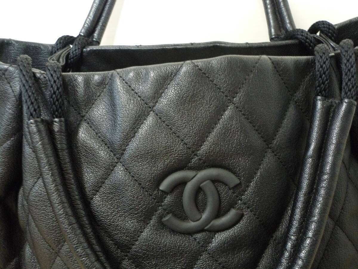 シャネル CHANEL 超激レアオールブラックシリーズ・デカトートバック・超入手困難品・美品・キャビアスキン拍卖