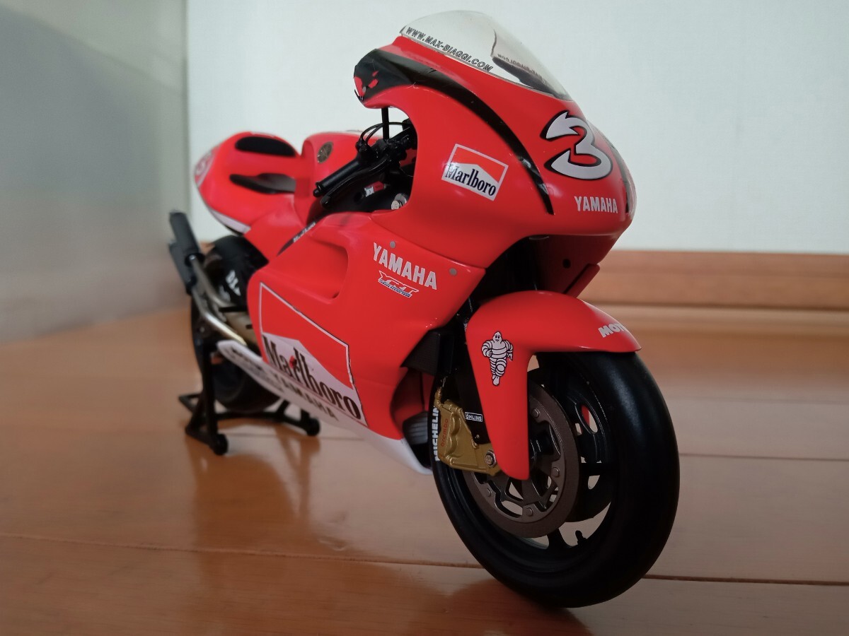 送料込!ミニチャンプス1/12【YAMAHA YZR500 2001 マックスビアッジ マルボロヤマハ】Marlboroデカール貼付け済 WGP500 MINICHAMPS拍卖