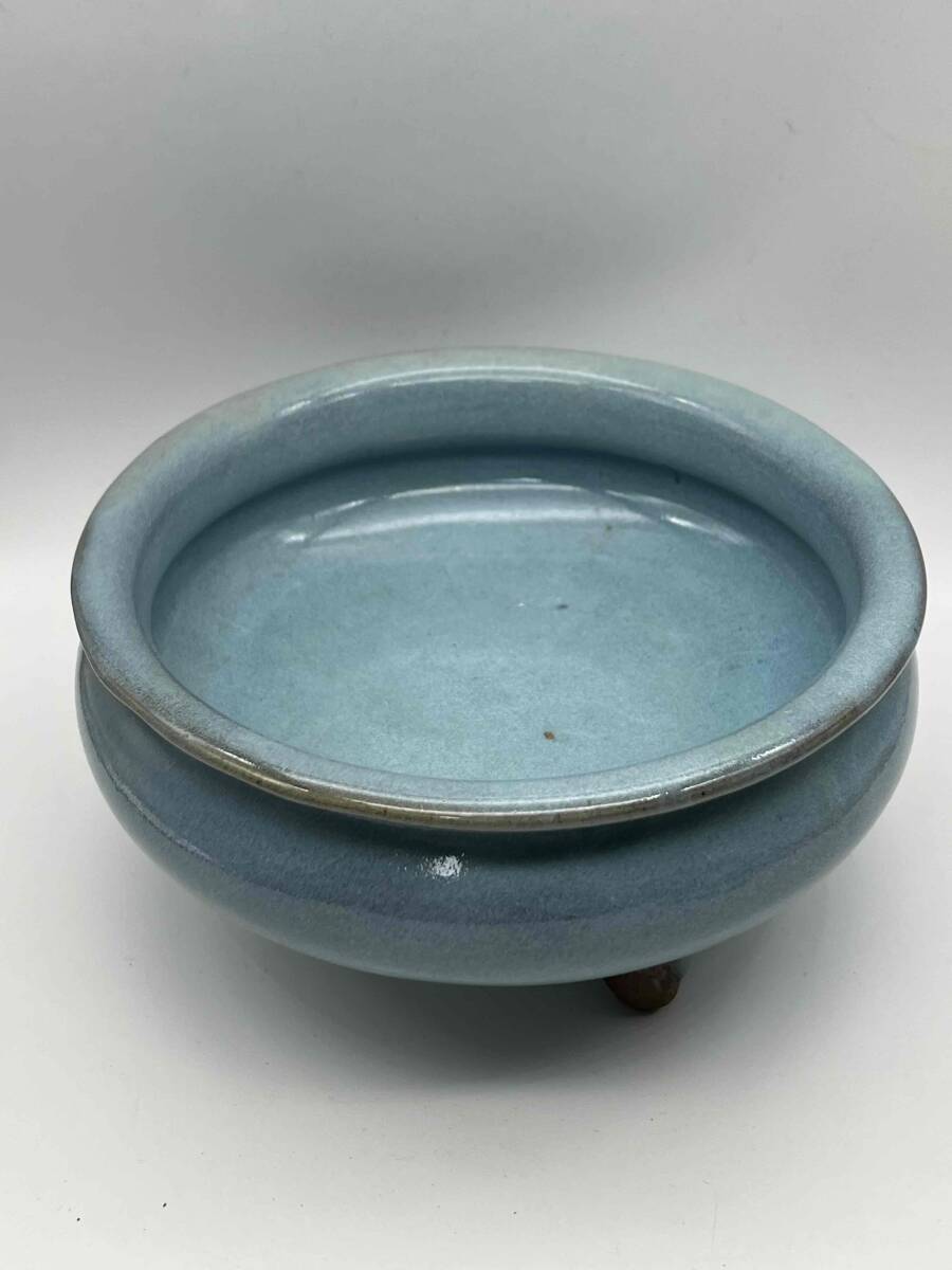 元時代 鈞窯 澱青釉 天青釉 三足香炉 窯変釉 水指 水差し 唐物 古賞物 仏教用具 【旧家蔵出し】 希少貴重 中国古美術(B-94)拍卖