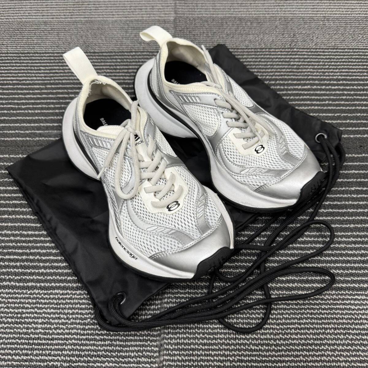 BALENCIAGA バレンシアガ スニーカー 白 サイズ 25拍卖