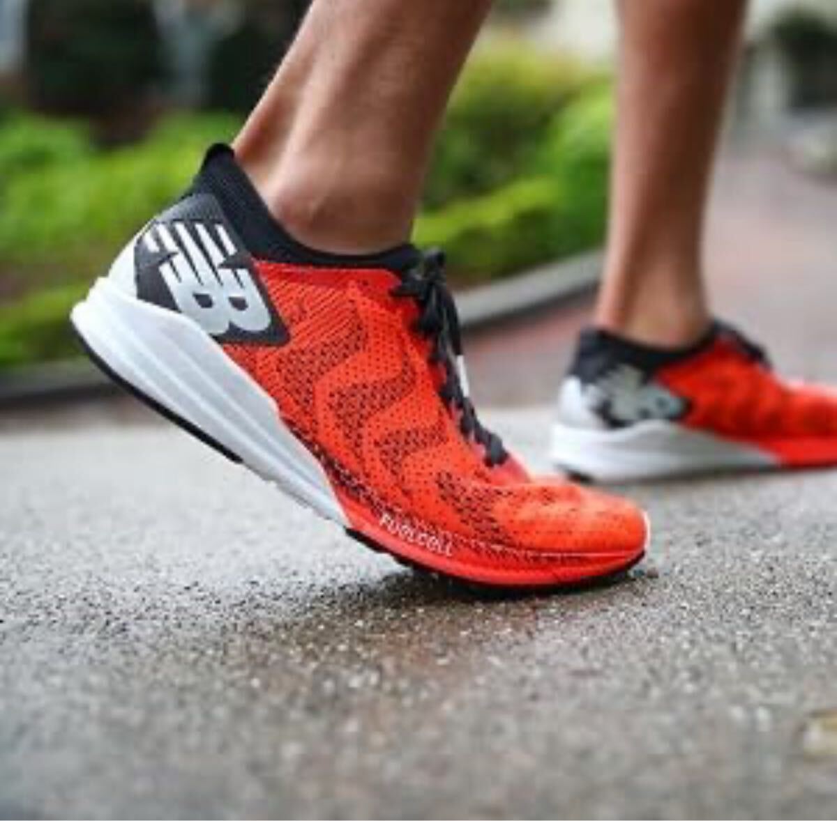 格段に刷新「ニューバランス」FUEL CELL 構造のレーシングシューズ拍卖