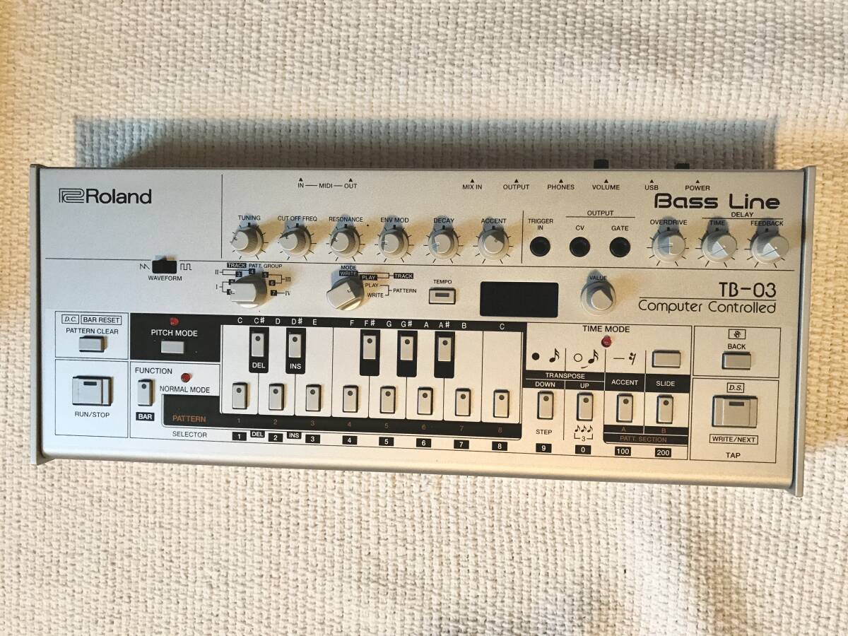 Roland TB-03 Boutique Series ローランド (ベースシンセサイザー) ほぼ新品!tb-303 tr-808 tr-909 送料無料!拍卖