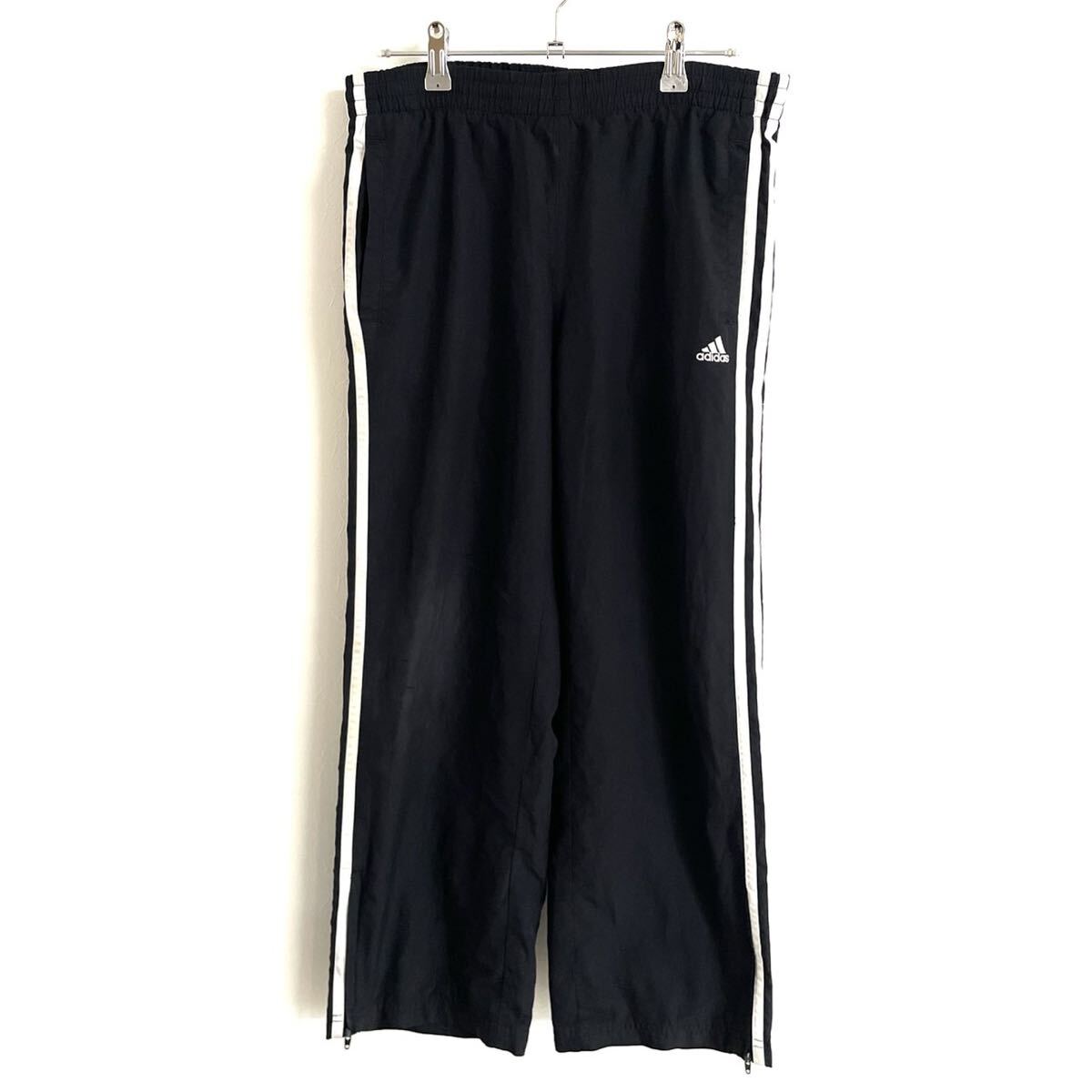 【アディダス/3ストライプ】高級トラックパンツ/ジャージパンツ/黒×白/サイズ150表記/衝撃プライス!ベーシックオールドデザイン!NC38拍卖