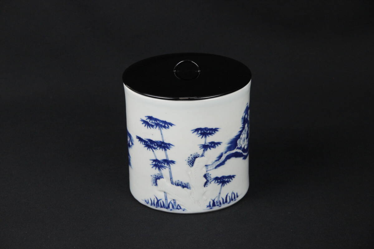 中国景徳鎮製 染付浮彫松竹梅文 水指 黒塗蓋付 茶道具 Eo21-20拍卖