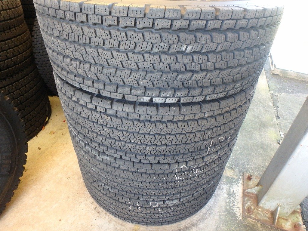 N588 送料無料【275/80R22.5 151/148】ヨコハマ 905W スタッドレス 4本 2022年製 約6.5-7分山拍卖