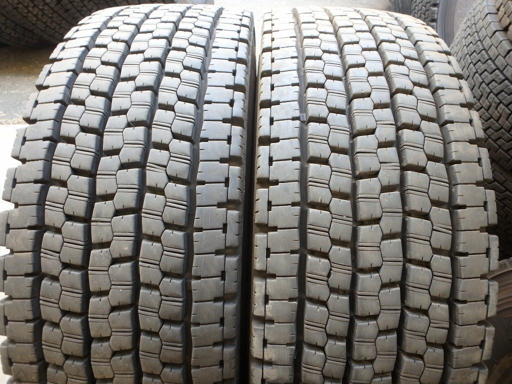 N427 バリ溝 2024年製 送料無料【295/80R22.5 153/150】ブリヂストン W999 スタッドレス 2本 約8.5分山 約18.5-19mm拍卖