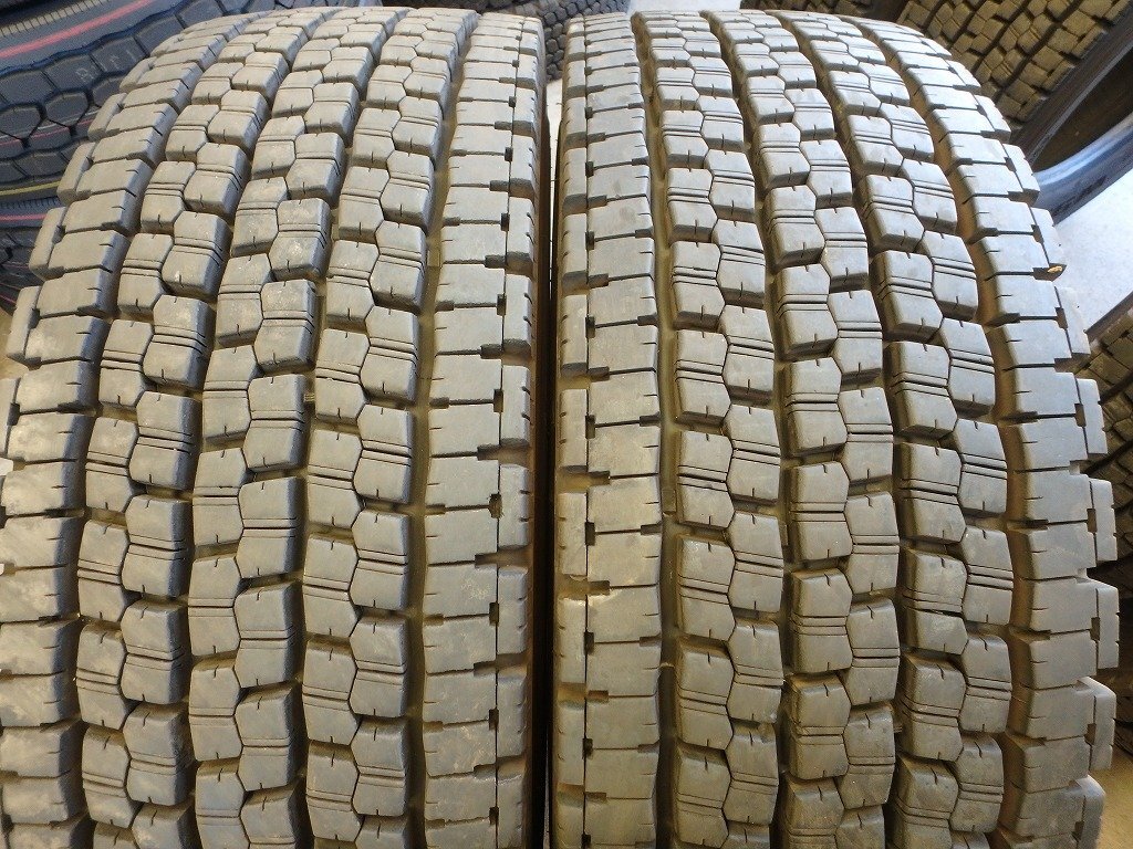 N424 バリ溝 2024年製 送料無料【295/80R22.5 153/150】ブリヂストン W999 スタッドレス 2本 約8.5分山 約18.5-19mm拍卖