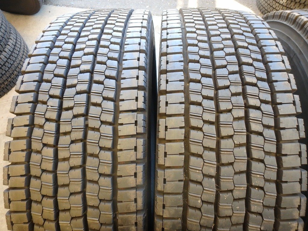 N611 バリ溝 送料無料【275/80R22.5 151/148】ブリヂストン W999 スタッドレス 2本 2023年製 約8-8.5分山拍卖