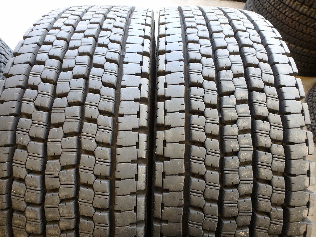 N620 2024年製 バリ溝 送料無料【295/80R22.5 153/150】ブリヂストン W999 スタッドレス 2本 約8.5分山 約18-18.5mm拍卖