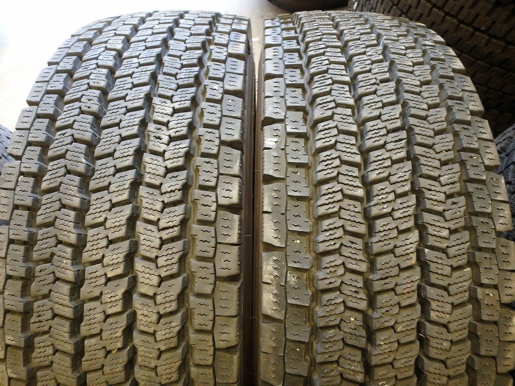 N638 2024年製 送料無料【275/80R22.5 151/148】ヨコハマ 905W スタッドレス 2本 約8分山拍卖