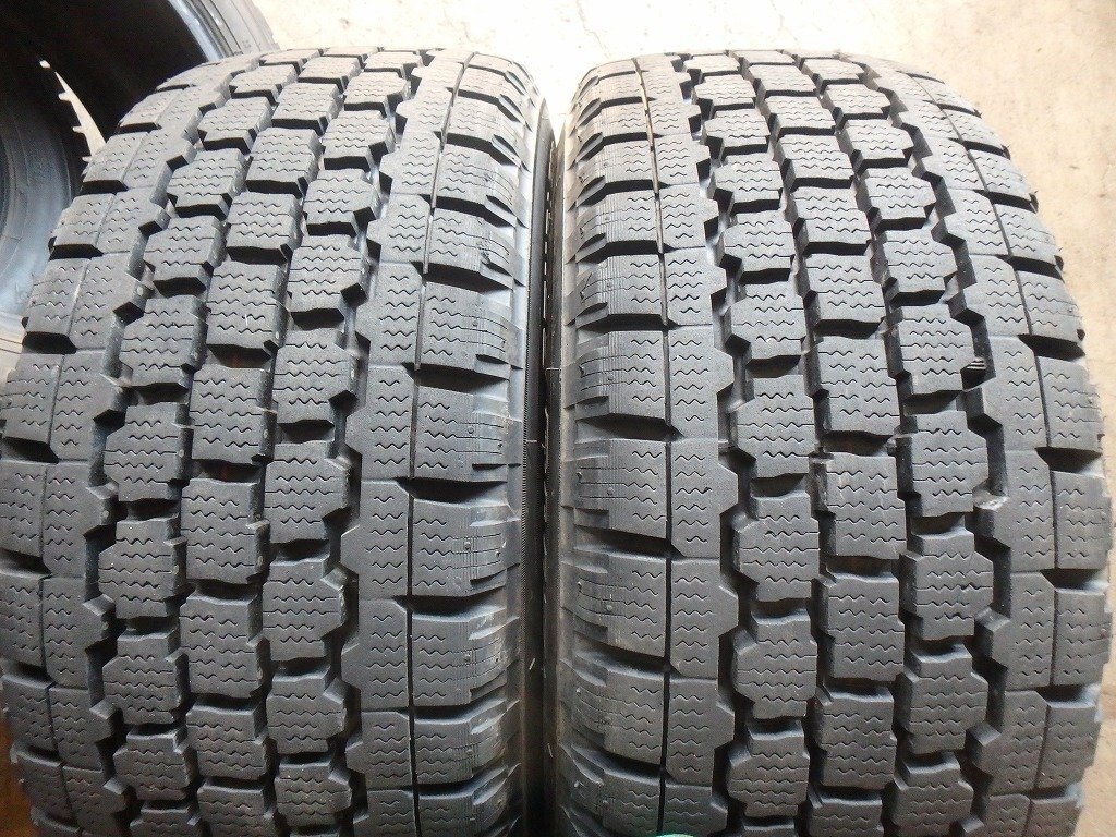 N656 バリ溝 送料無料【235/50R14 102L】ブリヂストン W965 スタッドレス 2本 2020年製 約8-8.5分山拍卖