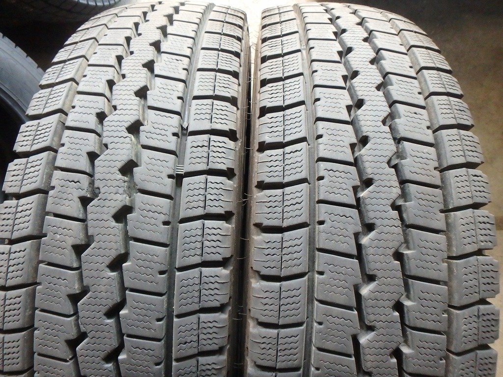 N646 2024年製 バリ溝 送料無料【205/80R17.5 120/118】ダンロップ LT03 スタッドレス 2本 約8-8.5分山拍卖