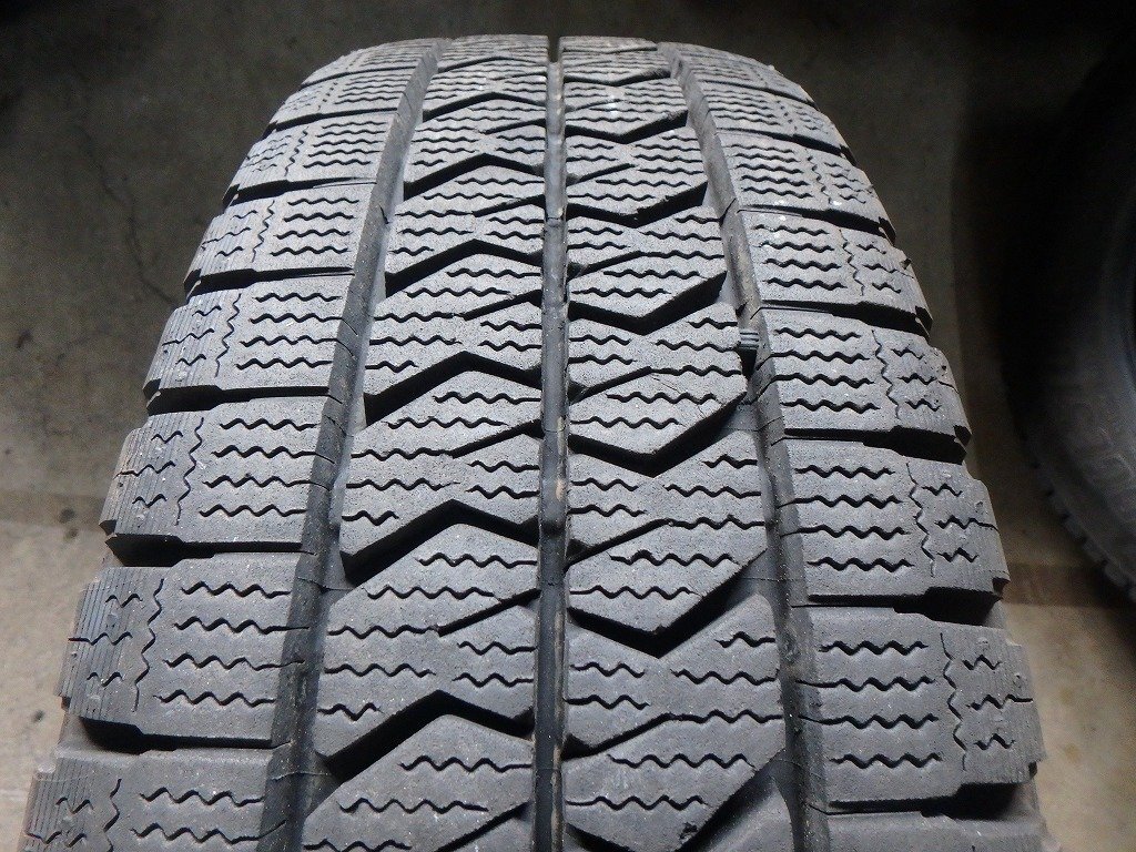 N668 送料無料【205/70R16 111/109】ブリヂストン W989 スタッドレス 1本のみ 2024年製 約7.5分山拍卖