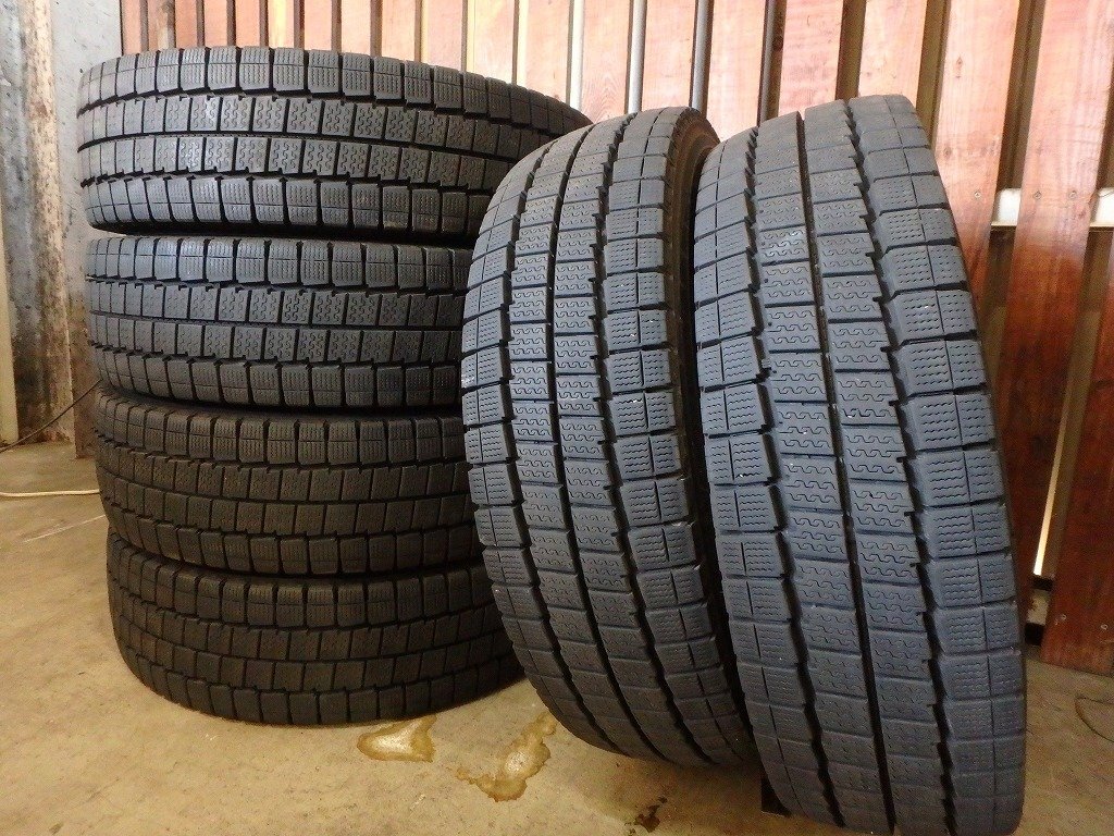 Y433 2024年製 送料無料【205/70R17.5 115/113】ダンロップ LV01 スタッドレス 6本 約7.5-8分山拍卖