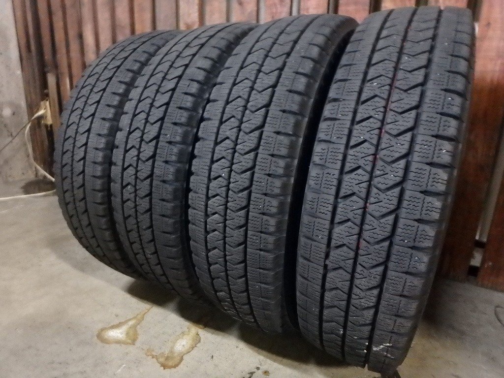 Y448 送料無料【175/75R15 103/101】ブリヂストン W989 スタッドレス 4本 2023年製 約7-7.5分山拍卖