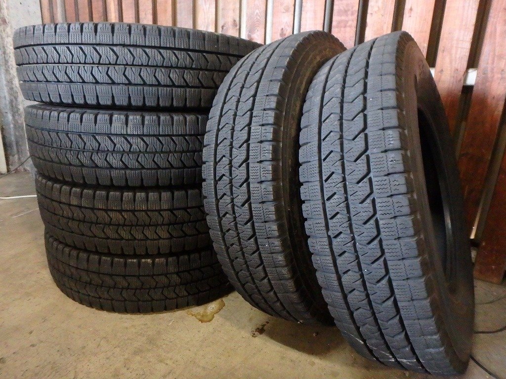 N716 バリ溝 2024年製 送料無料【205/85R16 117/115】ブリヂストン W989 スタッドレス 6本 約8-8.5分山拍卖