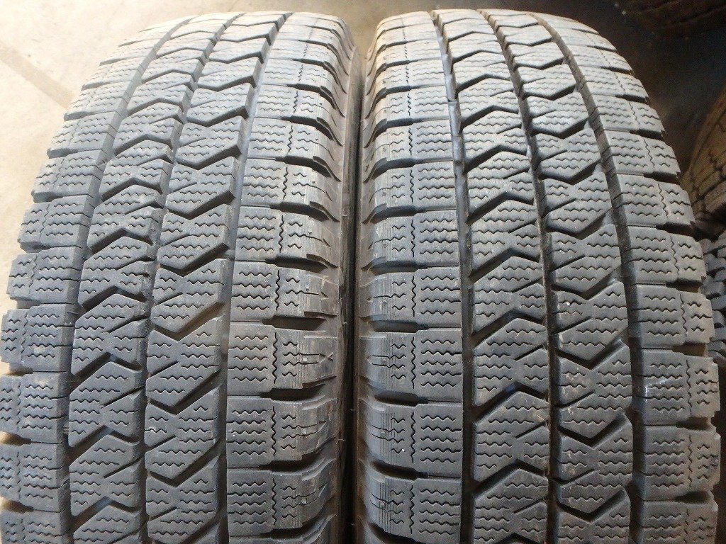 N715 送料無料【205/75R16 113/111】ブリヂストン W989 スタッドレス 2本 2023年製 約7.5分山拍卖