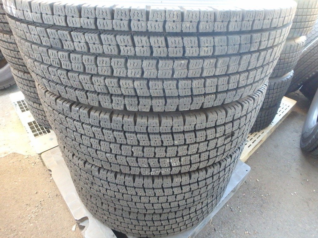 N723 バリ溝 2024年製 送料無料【11R22.5 16PR】トーヨー M939 スタッドレス 4本 約8-8.5分山拍卖